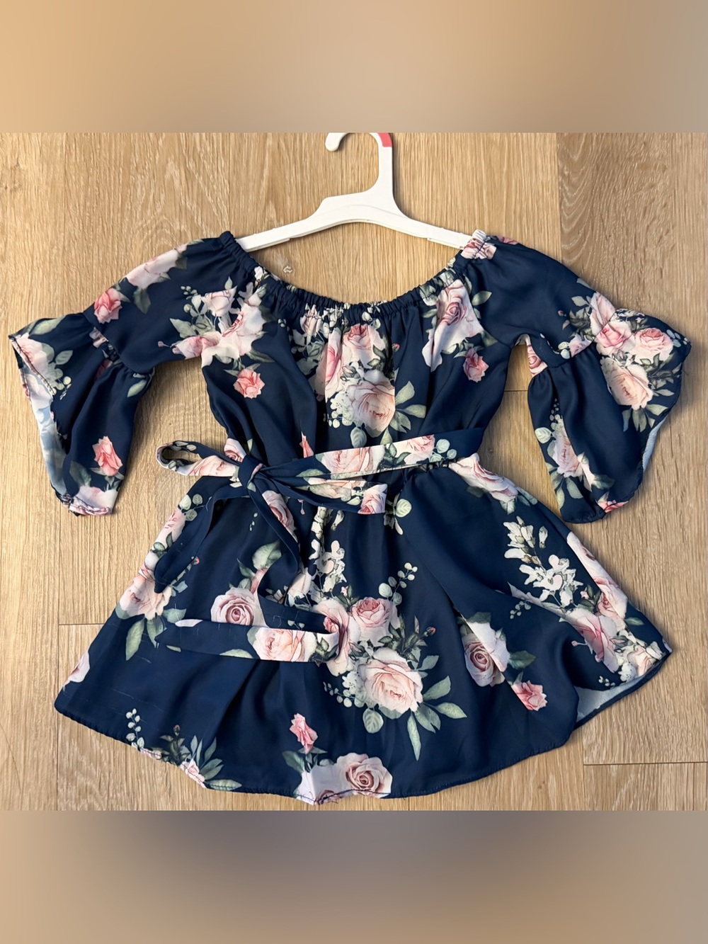Boutique Girl's Size 3-4 Yrs Navy Floral Lined Bell Sleeve Top